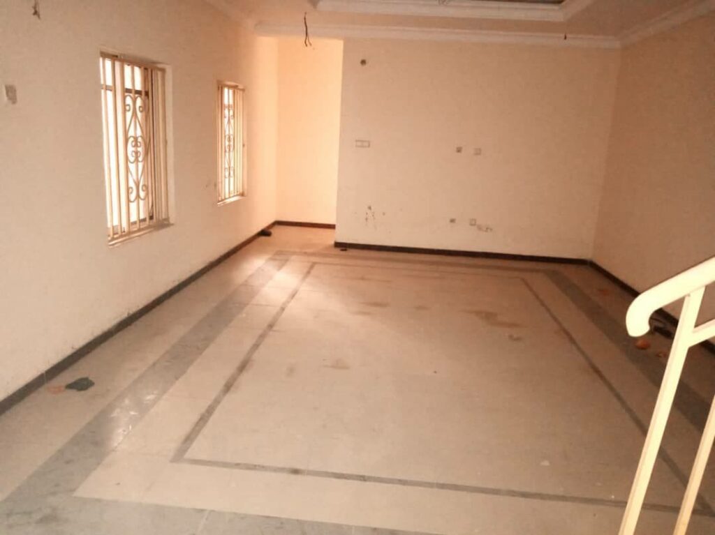 Ogun: Hoodlums attack police checkpoint, injure officer, cart away rifle